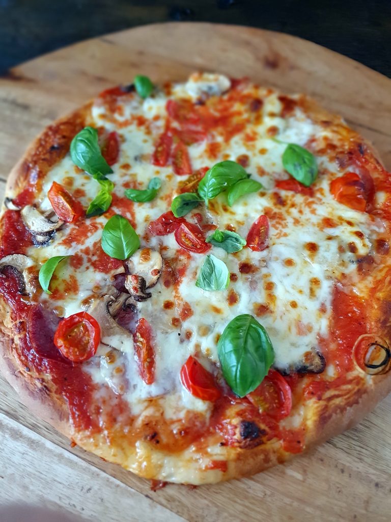 blat-de-pizza-cu-drojdie-scata
