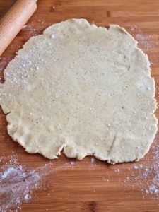 Tarta-cu-sfecla-roșie-fenicul-si-branza-de-capra