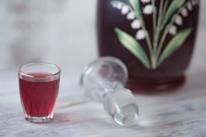 reteta-visinata-de-casa-cu-alcool-dublu-rafinat