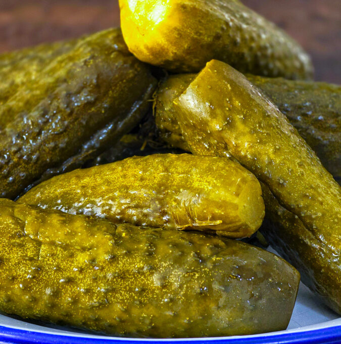 castraveți murați de vară, cât de cât la soare