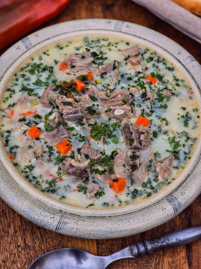 ciorbă de miel cu hasmațuchi