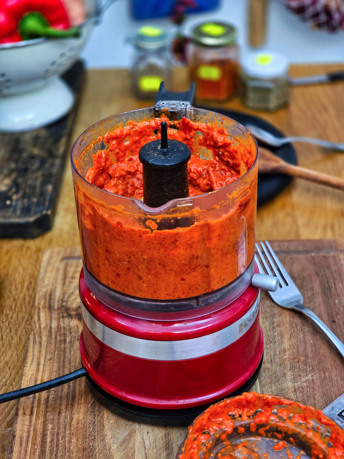 pasta-harissa-cu-ardei-kapia