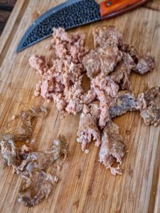 paste-cu-carnati-de-casa-afumati