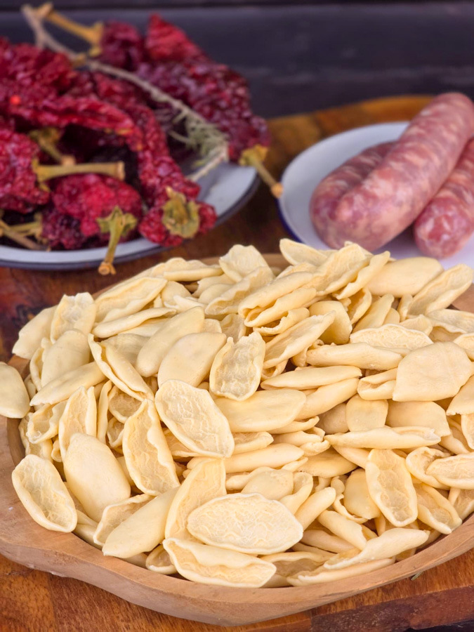 paste-cu-carnati-si-peperoni-cruschi