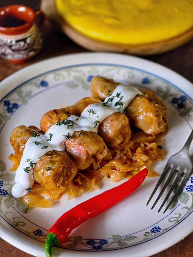 testul suprem: sarmale. dar cu mărar, asta ca să știm o treabă de la început