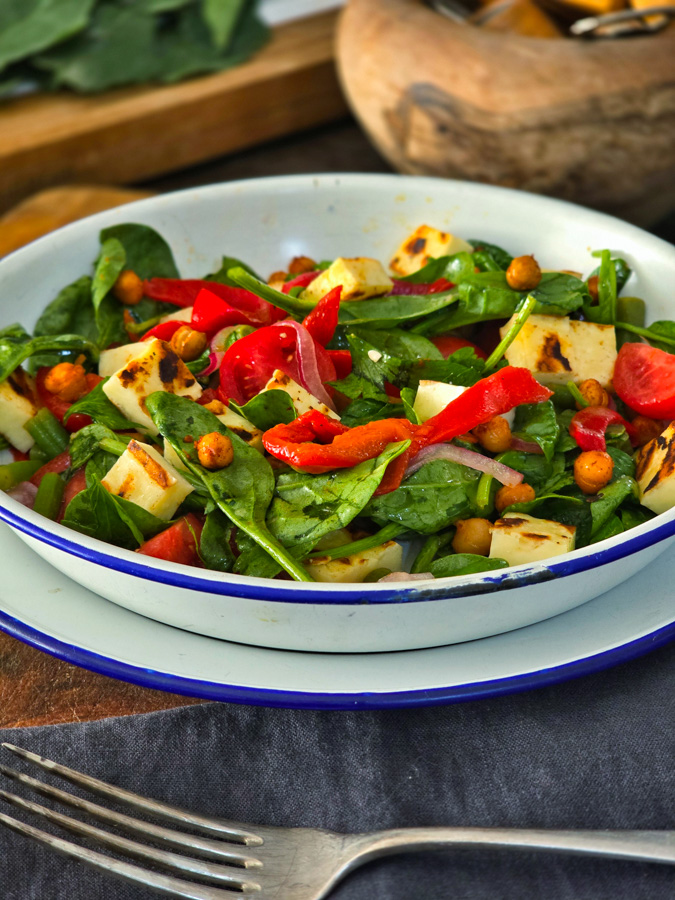 salata-cu-halloumi-la-gratar